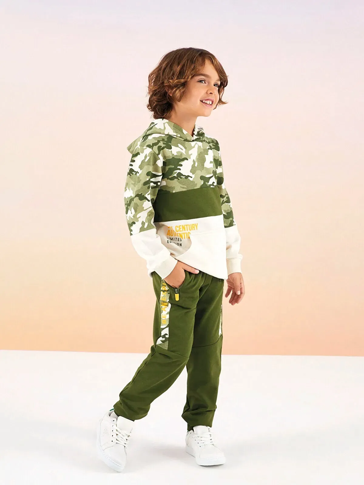 Boys Jogger Sweatpants With Elastic Waist Printed