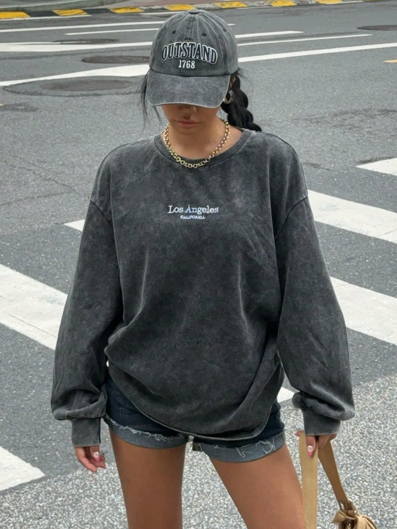 EZwear Women's Vintage Distressed Embroidery Round Neck Long Sleeve Sweatshirt T-Shirt