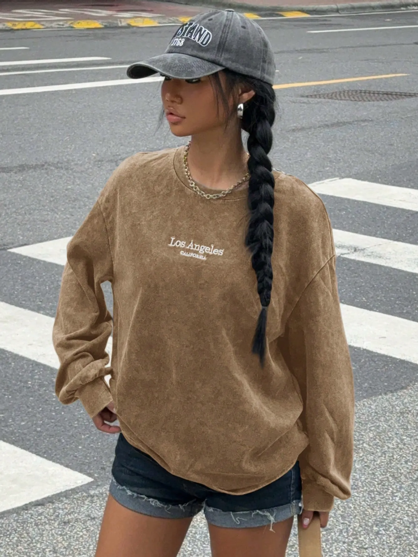 EZwear Women's Vintage Distressed Embroidery Round Neck Long Sleeve Sweatshirt T-Shirt