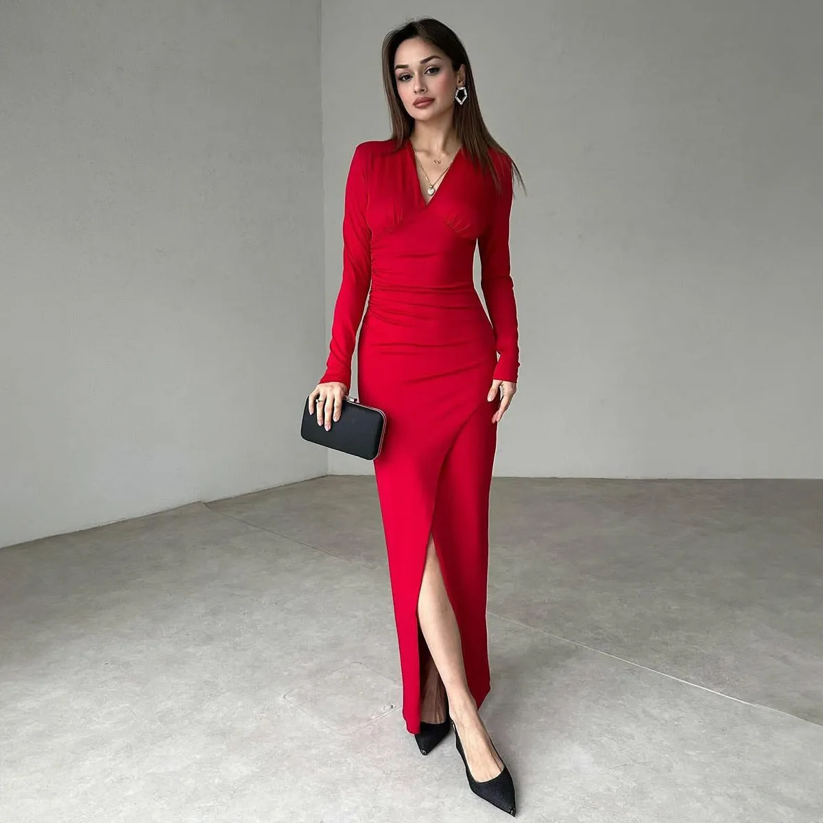 MOMENTLOVER 2025 women's clothing 2025 spring new temperament solid color V-neck pleated slim-fitting long-sleeved split-ended dress women