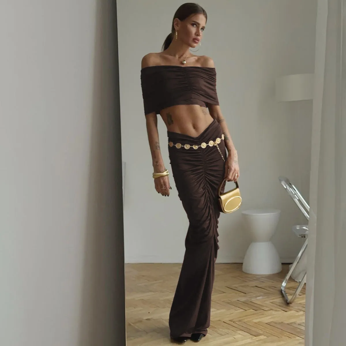MOMENTLOVER wholesale 2025 women's clothing new solid color sexy exposed top pleated slim skirt fashion suit women