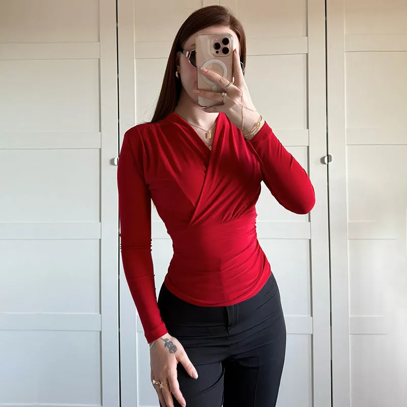 REALAIOT Sanhu Lianjiang Q24TP609 2025 women's clothing cross-neck slim-fitting long-sleeved elegant simple pleated short top wholesale